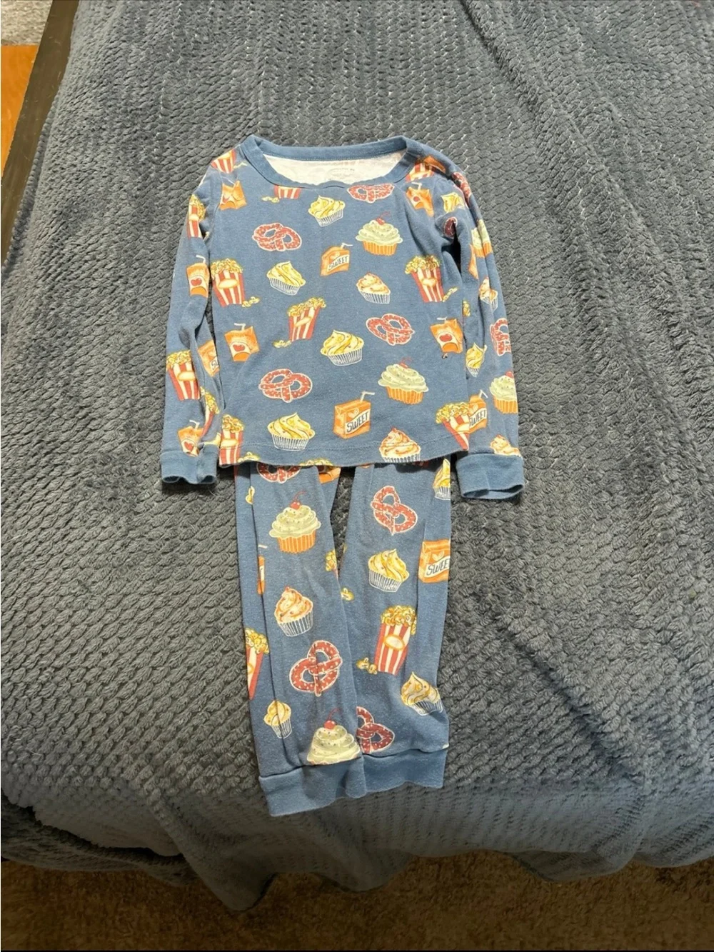 Girls 5T jammies